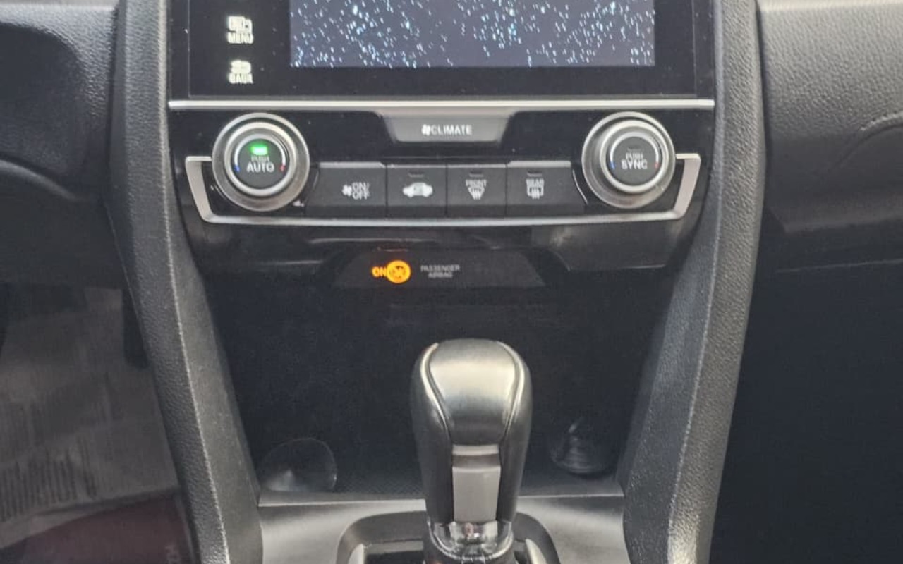 imagem-https://www.socarrao.com.br/sc-vehicle-images-prod/4413526/1792604576294-YTZmMjZjNjEtOTUzMS00MzNkLWFjMjEtZGZiOTFlZjMyOWNiLmpwZw.jpg