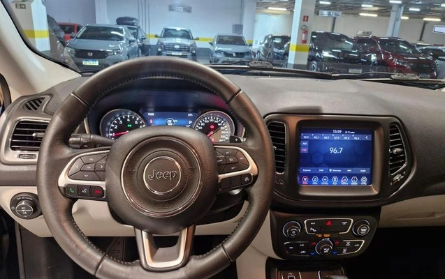 imagem-https://www.socarrao.com.br/sc-vehicle-images-prod/4413592/1792604918620-8544400_4_B_744a3cb134.jpeg