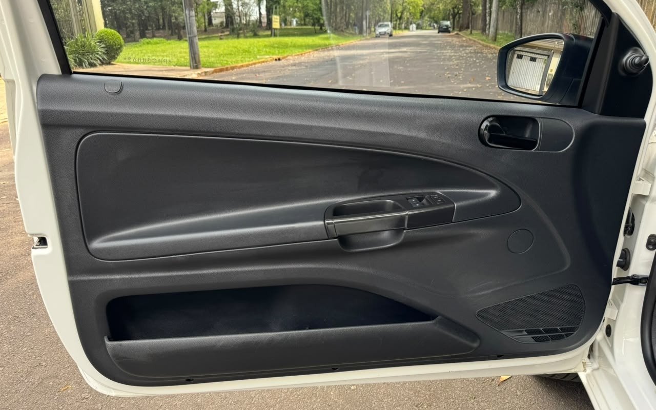 imagem-https://www.socarrao.com.br/sc-vehicle-images-prod/4413694/1792605669092-V2hhdHNBcHAgSW1hZ2UgMjAyNi0xMC0yMSBhdCAxMS4zNi40MS5qcGVn.jpeg