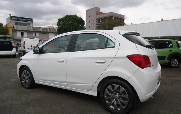 imagem-https://www.socarrao.com.br/sc-vehicle-images-prod/4413726/1792762830824-8592616_3_B_cb01e328ba.jpeg