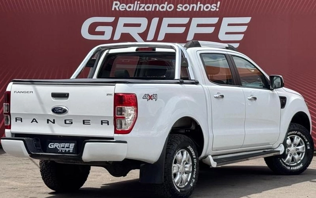 imagem-https://www.socarrao.com.br/sc-vehicle-images-prod/4413754/1792606037535-8557612_3_B_24f2841c14.jpeg