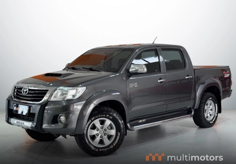 Toyota Hilux 2012 Cinza — foto 1 de 3