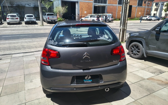 imagem-https://www.socarrao.com.br/sc-vehicle-images-prod/4413760/1792606149181-SU1HXzIwMjYxMDIwXzExNTEyNzExNV9IRFIuanBn.jpg