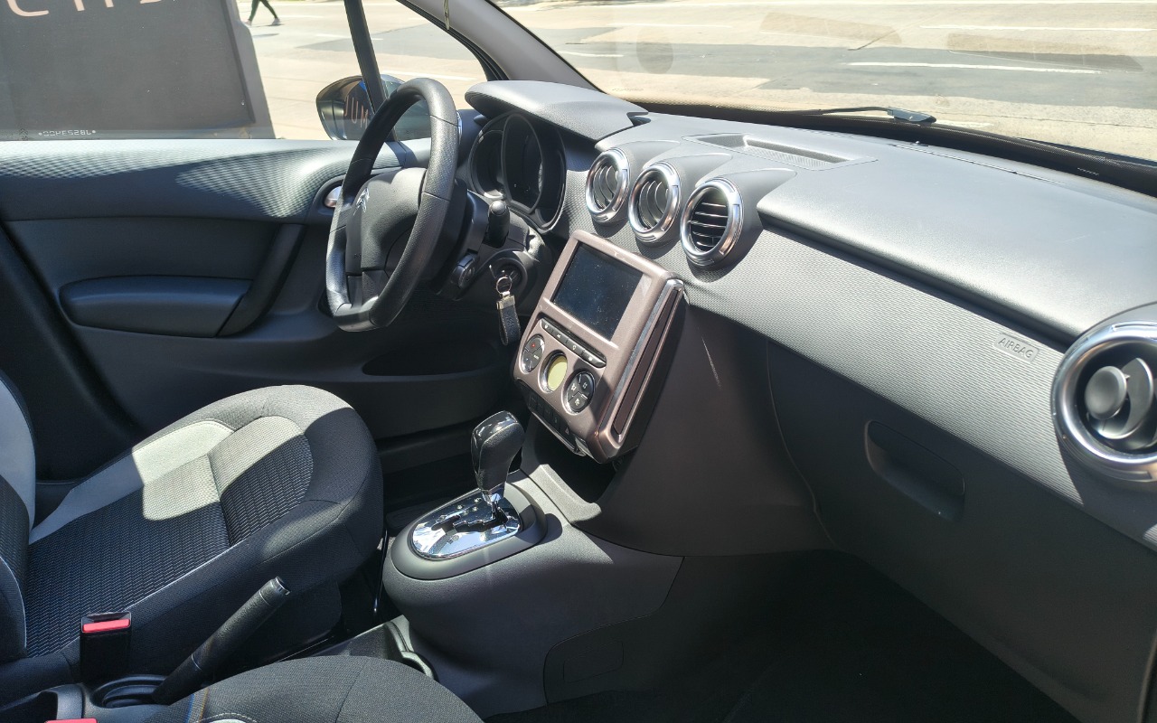 imagem-https://www.socarrao.com.br/sc-vehicle-images-prod/4413760/1792606150122-SU1HXzIwMjYxMDIwXzExNTMxMjc5NV9IRFIuanBn.jpg