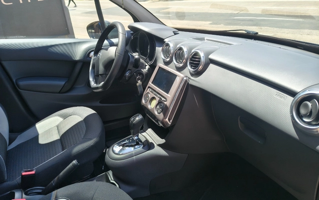 imagem-https://www.socarrao.com.br/sc-vehicle-images-prod/4413760/1792606150122-SU1HXzIwMjYxMDIwXzExNTMxMjc5NV9IRFIuanBn.jpg