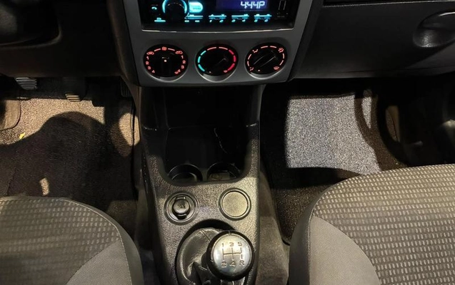 imagem-https://www.socarrao.com.br/sc-vehicle-images-prod/4413762/1792606267897-8592649_12_B_1009c4f636.jpeg