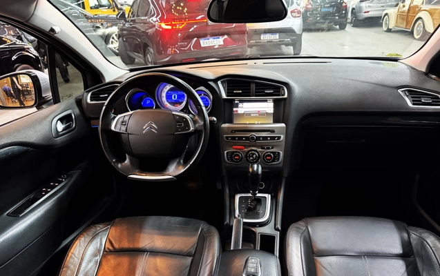 imagem-https://www.socarrao.com.br/sc-vehicle-images-prod/4413811/1792606540522-003_f2d90e683d5c284b7713db14f1cd9ff3.jpg