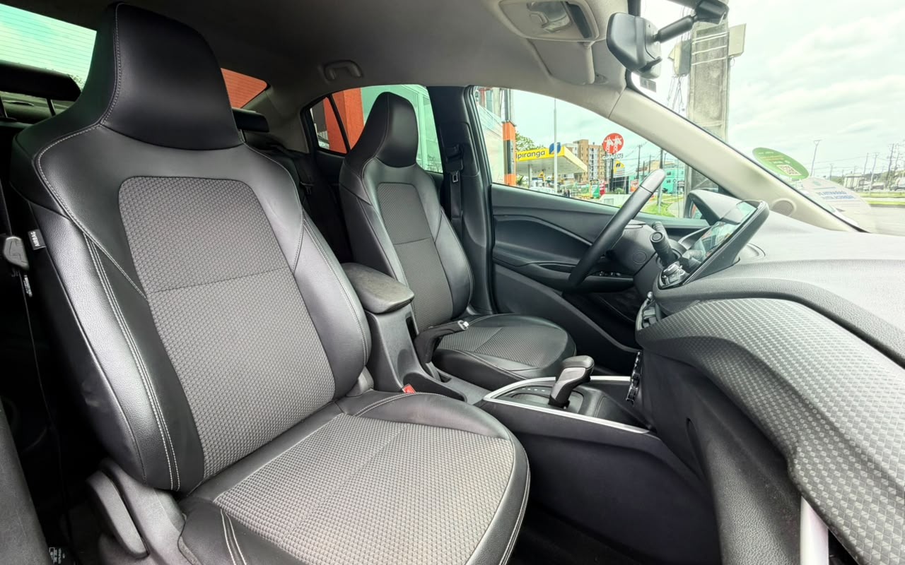 imagem-https://www.socarrao.com.br/sc-vehicle-images-prod/4413867/1792606880834-V2hhdHNBcHAgSW1hZ2UgMjAyNi0xMC0yMSBhdCAxNS4wMC4xNC5qcGVn.jpeg