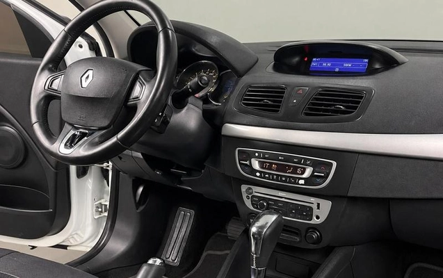 imagem-https://www.socarrao.com.br/sc-vehicle-images-prod/4413969/1792618175746-8592816_11_B_a896fe136f.jpeg