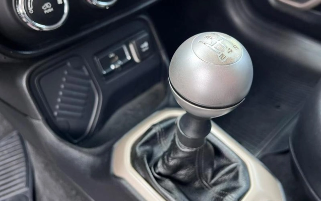 imagem-https://www.socarrao.com.br/sc-vehicle-images-prod/4414030/1792607523910-8584143_27_B_655a46f89a.jpeg