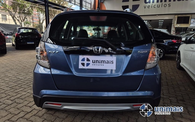 imagem-https://www.socarrao.com.br/sc-vehicle-images-prod/4414108/1792607617808-99aae5b9-2a74-41bf-a5c6-6bd8073bbf2c20261021114222.jpeg