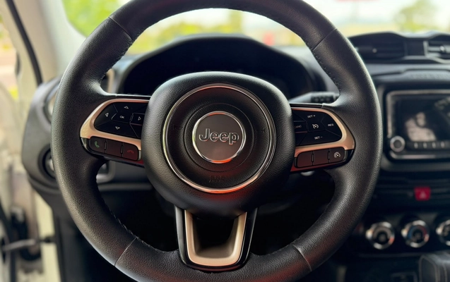 imagem-https://www.socarrao.com.br/sc-vehicle-images-prod/4414116/1792611014560-3d658b28-e6f0-4d3b-b9d4-556e5bf9990c.jpg