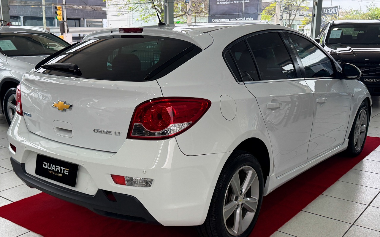 imagem-https://www.socarrao.com.br/sc-vehicle-images-prod/4414157/1792607686281-MDA4LkpQRy5qcGc.jpg
