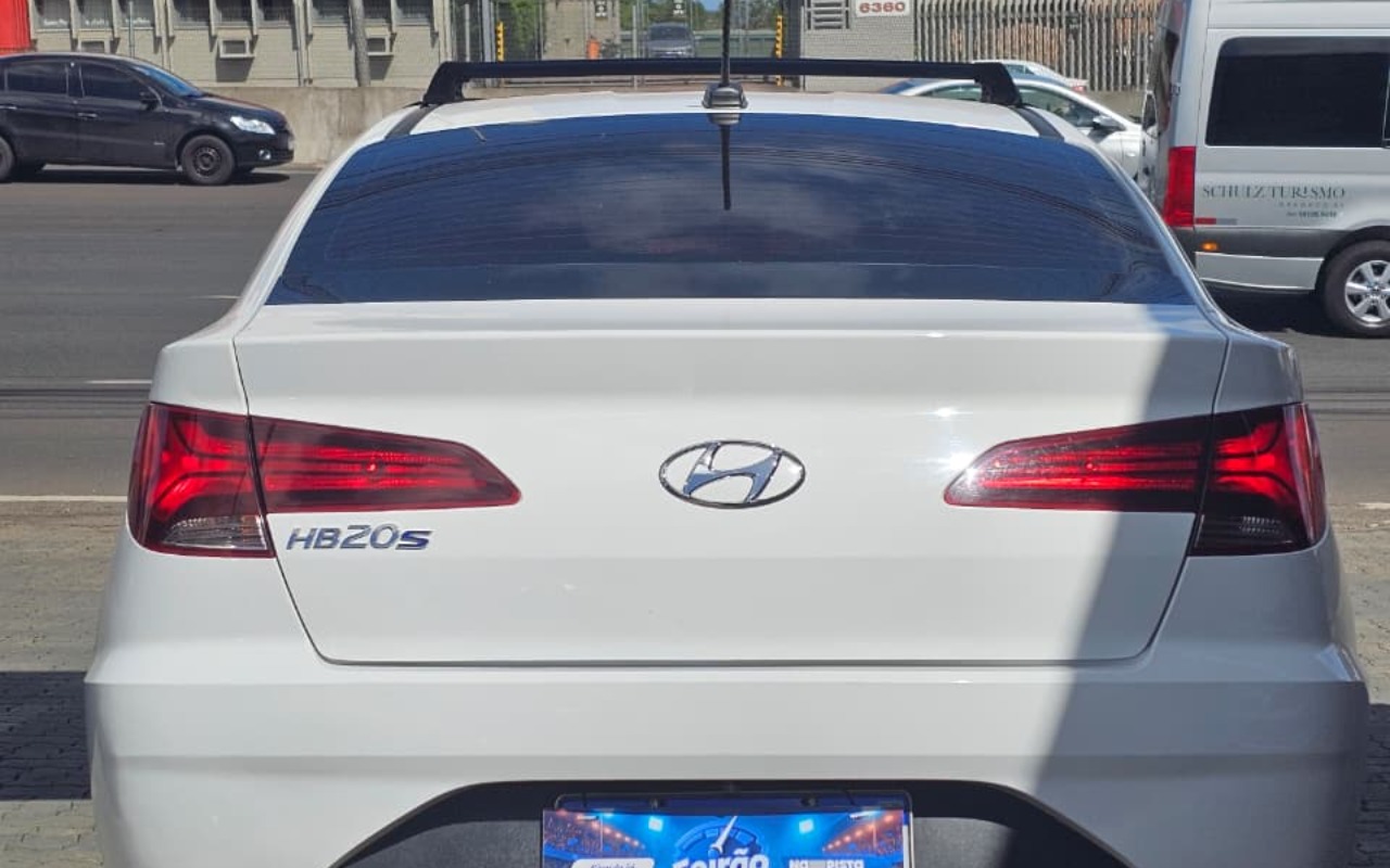 imagem-https://www.socarrao.com.br/sc-vehicle-images-prod/4414211/1792607898801-Njc2MTIwNDAtNDc0YS00MWNiLTkyYzQtMDlkYjFkM2VkZTdhLmpwZw.jpg
