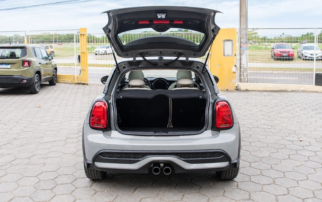 imagem-https://www.socarrao.com.br/sc-vehicle-images-prod/4414265/1792608293171-47f300b5c32c4806b11dcaf8883b66f0_1792606421685.jpg