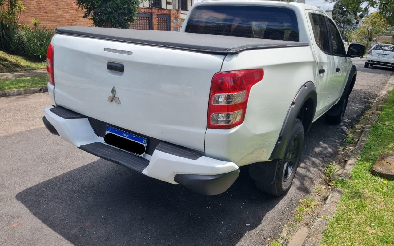 imagem-https://www.socarrao.com.br/sc-vehicle-images-prod/4414369/1792609968434-V2hhdHNBcHAgSW1hZ2UgMjAyNi0xMC0yMSBhdCAxMS41OC4zNi5qcGVn.jpeg
