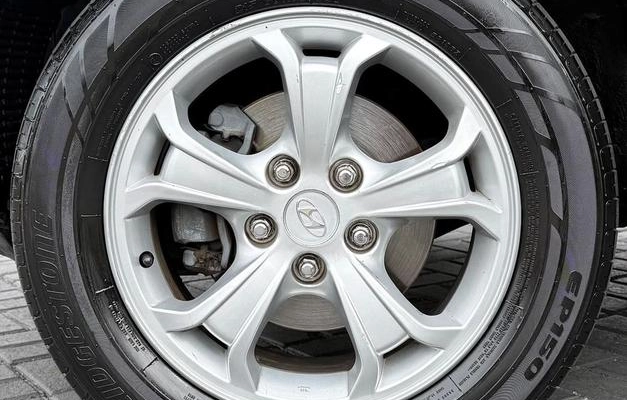 imagem-https://www.socarrao.com.br/sc-vehicle-images-prod/4414384/1792679703473-8590138_11_B_650ad42e20.jpeg