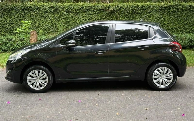 imagem-https://www.socarrao.com.br/sc-vehicle-images-prod/4414391/1792609111857-8455251_12_B_75e2e64f9c.jpeg