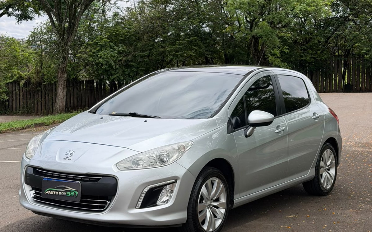 Peugeot 308 2014 Prata — foto 1 de 3