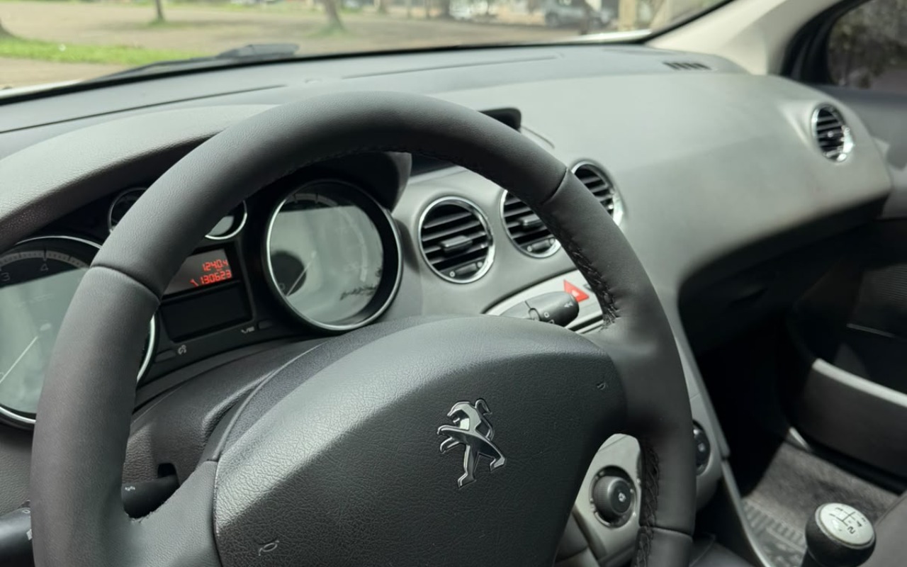 imagem-https://www.socarrao.com.br/sc-vehicle-images-prod/4414502/1792609465260-V2hhdHNBcHAgSW1hZ2UgMjAyNi0xMC0yMCBhdCAxNC4zMC4wNC5qcGVn.jpeg