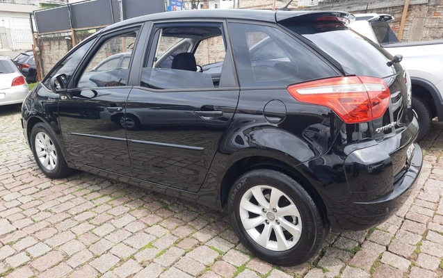 imagem-https://www.socarrao.com.br/sc-vehicle-images-prod/4414532/1792609546442-V2hhdHNBcHAgSW1hZ2UgMjAyNi0xMC0yMSBhdCAxNC4yNC4zNCAoMSkuanBlZw.jpeg