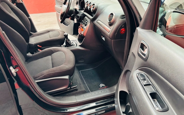 imagem-https://www.socarrao.com.br/sc-vehicle-images-prod/44146/1790357599094-SU1HXzU0NjguanBlZw.jpeg