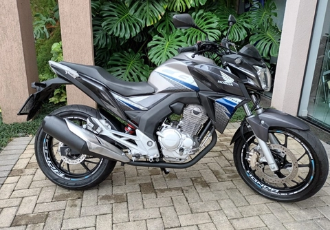 Honda CB 250 TWISTER/FLEXONE 2020 Prata — foto 1 de 3