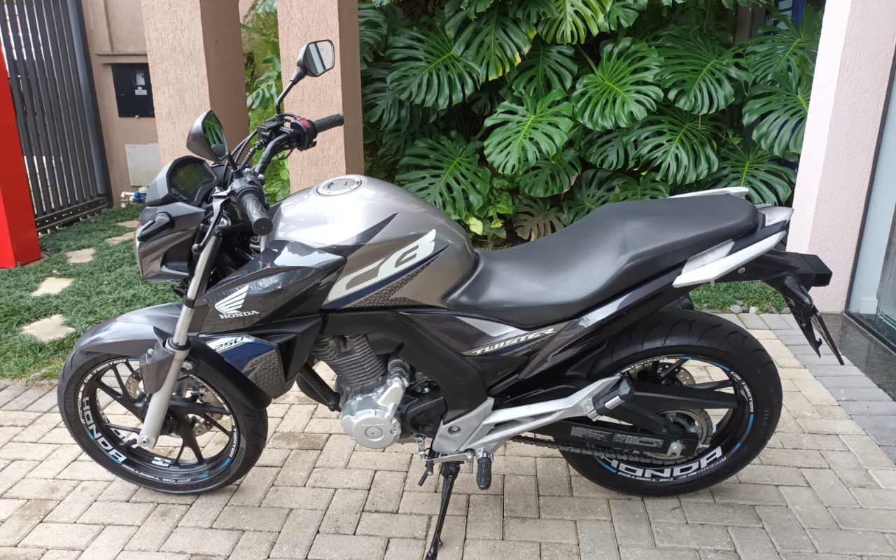 imagem-https://www.socarrao.com.br/sc-vehicle-images-prod/4414635/1792670856752-V2hhdHNBcHAgSW1hZ2UgMjAyNi0xMC0yMiBhdCAwOC40Ni4zMyAoMikuanBlZw.jpeg