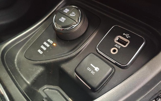 imagem-https://www.socarrao.com.br/sc-vehicle-images-prod/4414708/1792681626591-8576212_16_B_0e060da02d.jpeg