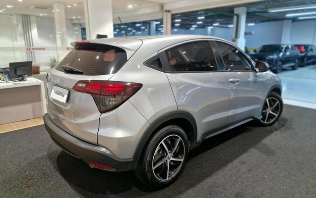 imagem-https://www.socarrao.com.br/sc-vehicle-images-prod/4414711/1792611010120-8593371_5_B_f4467780d6.jpeg
