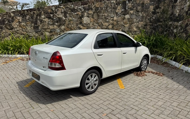 imagem-https://www.socarrao.com.br/sc-vehicle-images-prod/4414805/1792611204419-003_e23cc91c4c474c67dc53c8d6c0d196e8.jpg
