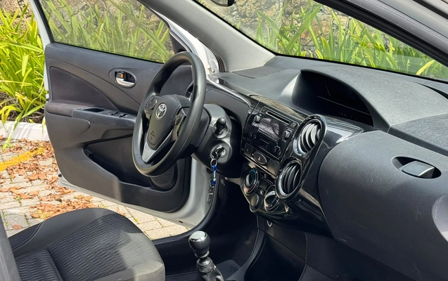 imagem-https://www.socarrao.com.br/sc-vehicle-images-prod/4414805/1792611204422-003_a85cc18e8fd7b40f0891c96520e75356.jpg