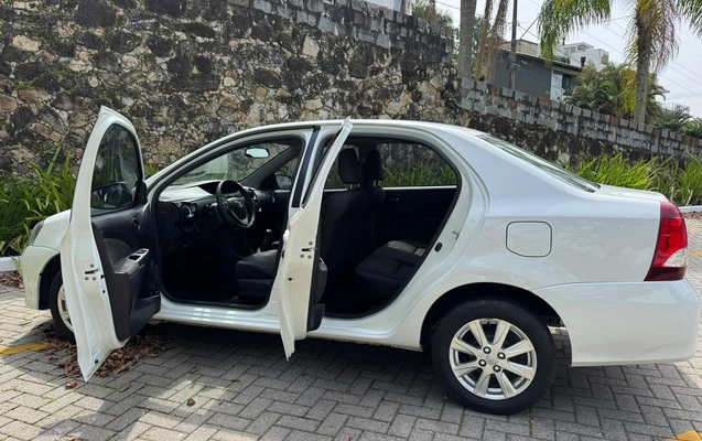 imagem-https://www.socarrao.com.br/sc-vehicle-images-prod/4414805/1792611204424-003_b4f6eba34d64861e38d43ddc97f91e2a.jpg