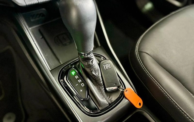 imagem-https://www.socarrao.com.br/sc-vehicle-images-prod/4414807/1792611954063-8588952_8_B_752b7dd8e7.jpeg