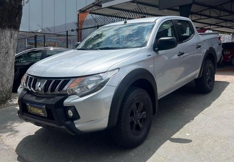 Mitsubishi L200 2023 Prata — foto 1 de 3