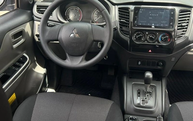 imagem-https://www.socarrao.com.br/sc-vehicle-images-prod/4414888/1792613608764-8593481_11_B_122e81ede5.jpeg