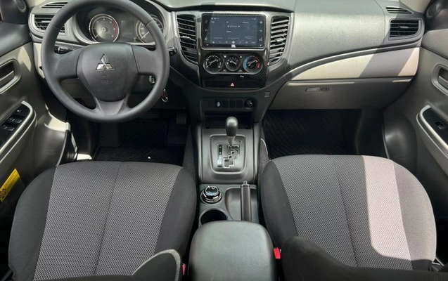 imagem-https://www.socarrao.com.br/sc-vehicle-images-prod/4414888/1792613608767-8593481_13_B_151008b5cb.jpeg