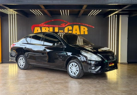 Nissan VERSA 2018 Preto — foto 1 de 3