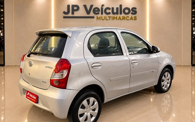 imagem-https://www.socarrao.com.br/sc-vehicle-images-prod/4414910/1792772857570-8581550_7_B_af2ce3cca6.png