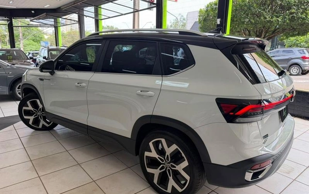 imagem-https://www.socarrao.com.br/sc-vehicle-images-prod/4414978/1792612330020-8592703_2_B_9062f59ea9.jpeg