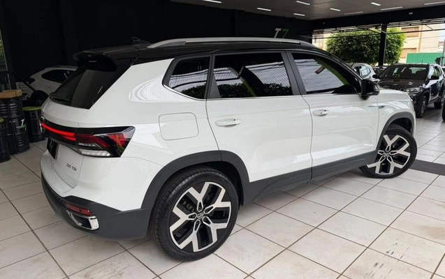 imagem-https://www.socarrao.com.br/sc-vehicle-images-prod/4414978/1792612330023-8592703_2_B_1e44fee063.jpeg