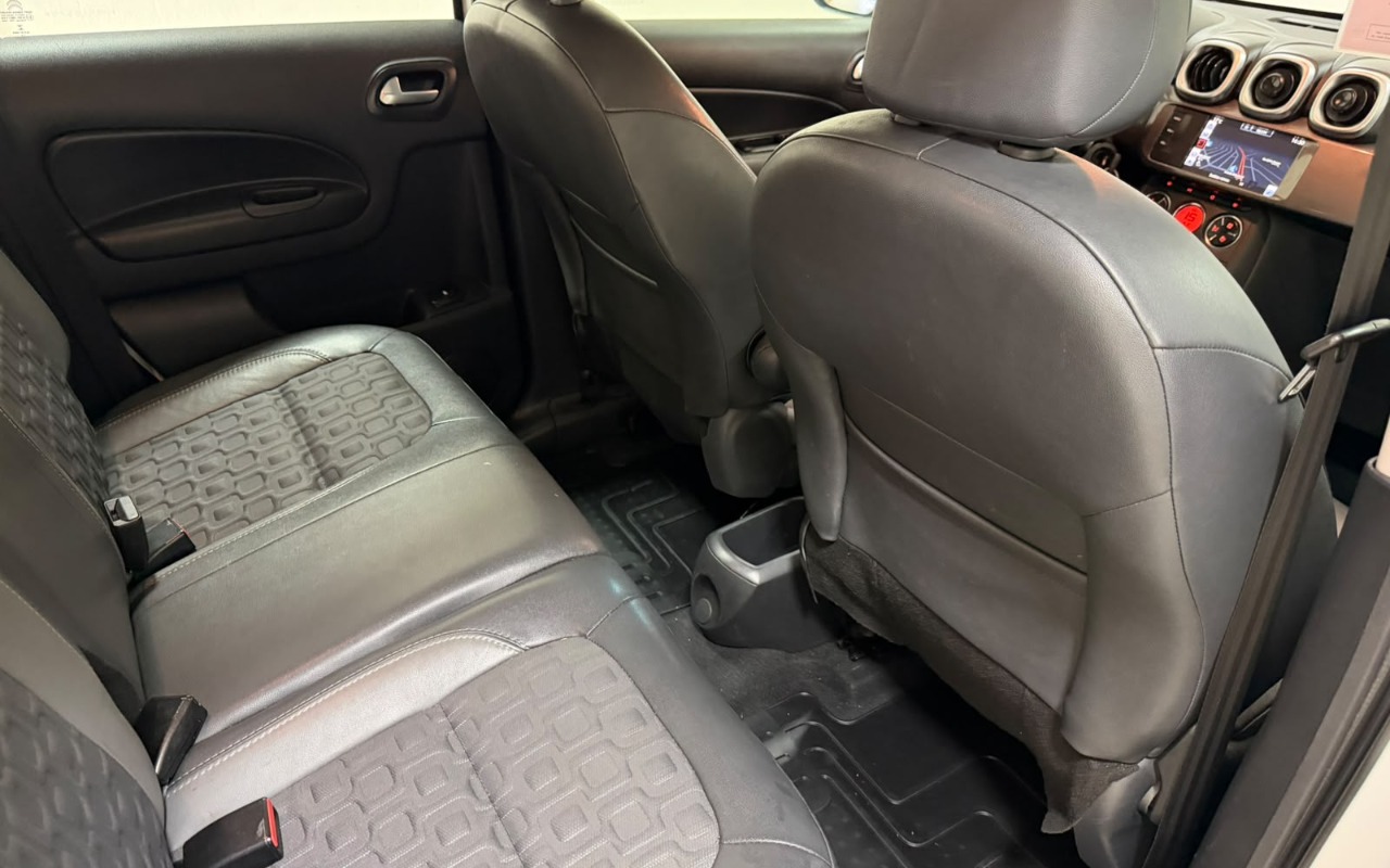imagem-https://www.socarrao.com.br/sc-vehicle-images-prod/4415058/1792612892319-V2hhdHNBcHAgSW1hZ2UgMjAyNi0xMC0yMSBhdCAxNi4yOS4yNSAoMSkuanBlZw.jpeg