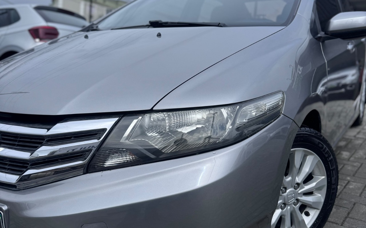 imagem-https://www.socarrao.com.br/sc-vehicle-images-prod/4415088/1792613100143-SU1HLTIwMjYxMDE5LVdBMDA4Ni5qcGc.jpg