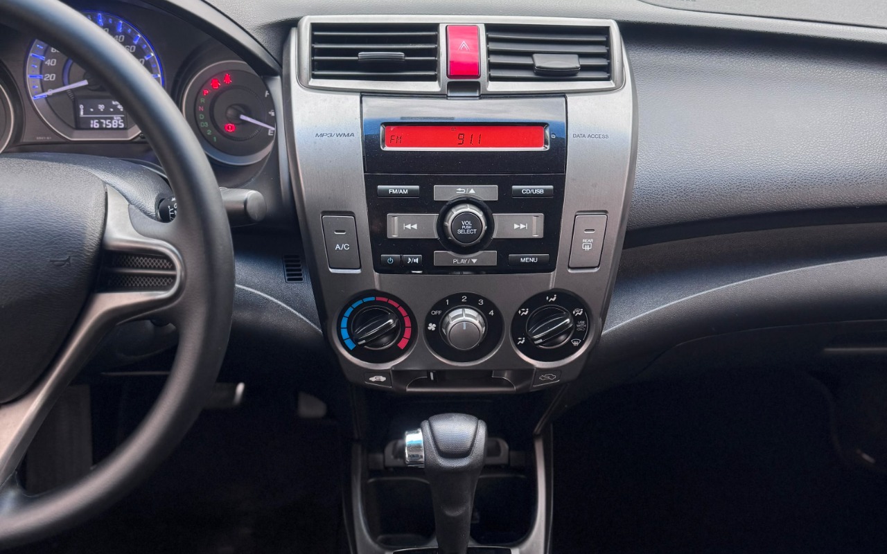 imagem-https://www.socarrao.com.br/sc-vehicle-images-prod/4415088/1792613100378-SU1HLTIwMjYxMDE0LVdBMDA3NC5qcGc.jpg