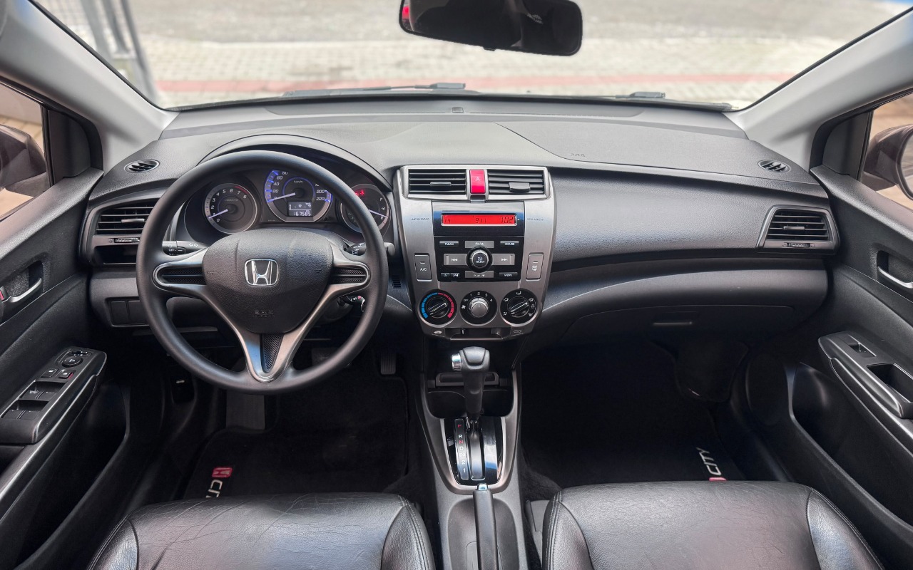 imagem-https://www.socarrao.com.br/sc-vehicle-images-prod/4415088/1792613100776-SU1HLTIwMjYxMDE0LVdBMDA2Mi5qcGc.jpg