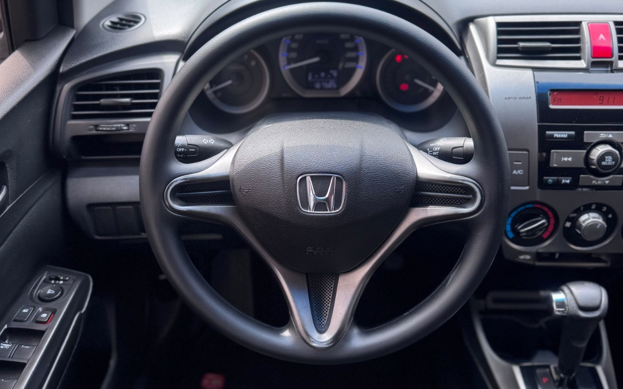 imagem-https://www.socarrao.com.br/sc-vehicle-images-prod/4415088/1792613102092-SU1HLTIwMjYxMDE5LVdBMDA5MC5qcGc.jpg