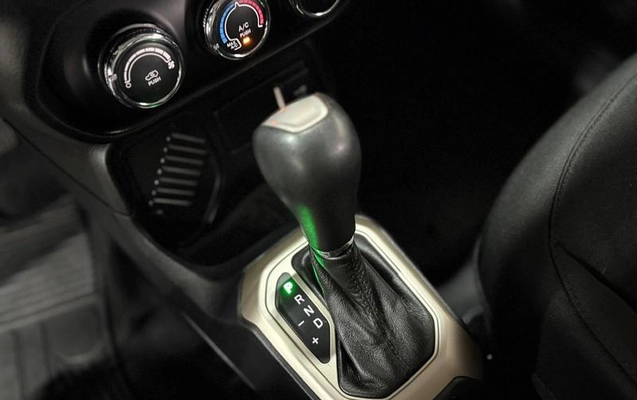 imagem-https://www.socarrao.com.br/sc-vehicle-images-prod/4415300/1792675114474-8570446_11_B_80dfaee1e0.jpeg