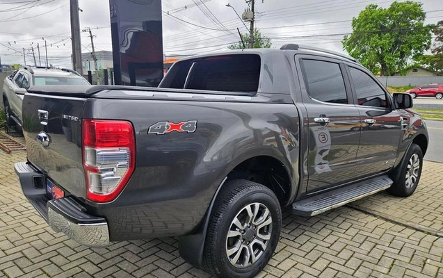imagem-https://www.socarrao.com.br/sc-vehicle-images-prod/4415380/1792674852206-8503206_19_B_56387bcd1d.jpeg