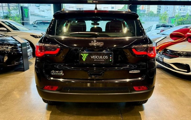 imagem-https://www.socarrao.com.br/sc-vehicle-images-prod/4415429/1792614919627-8593840_3_B_32ff31dfc3.jpeg