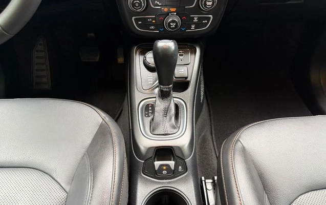 imagem-https://www.socarrao.com.br/sc-vehicle-images-prod/4415429/1792614919645-8593840_11_B_49192ef4b9.jpeg